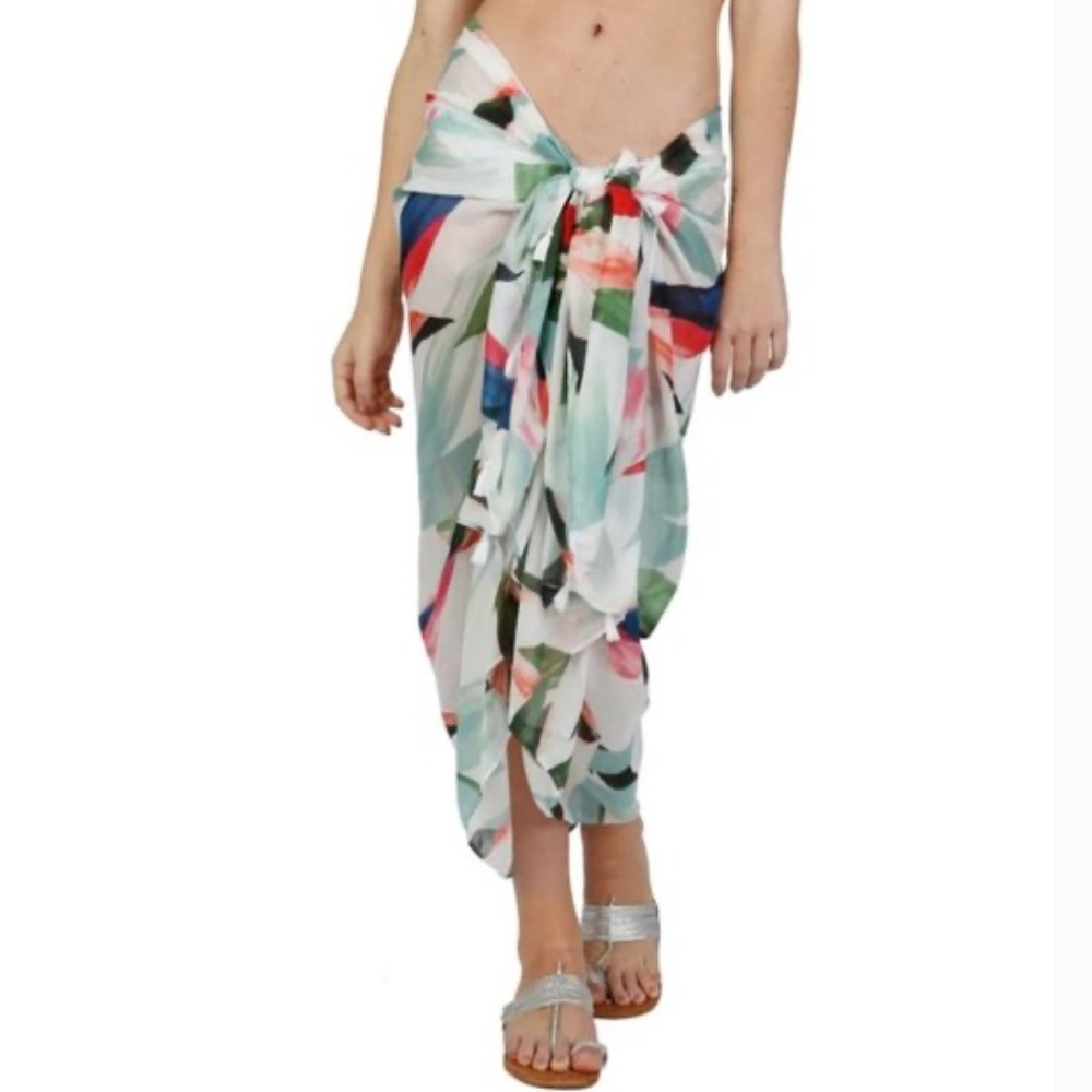 NWT Subtle Luxury Pool to Party Sarong